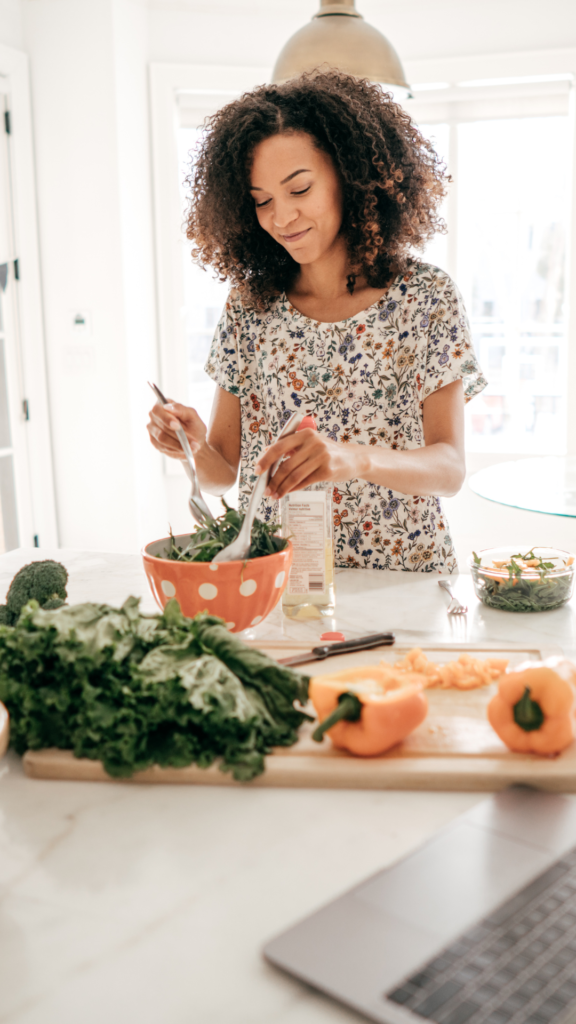 What do longevity doctors do? Lady preparing a meal